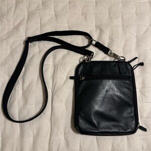 Gun Tote’n Mamas Leather Crossbody Purse
RFID Protected | Concealed Carry